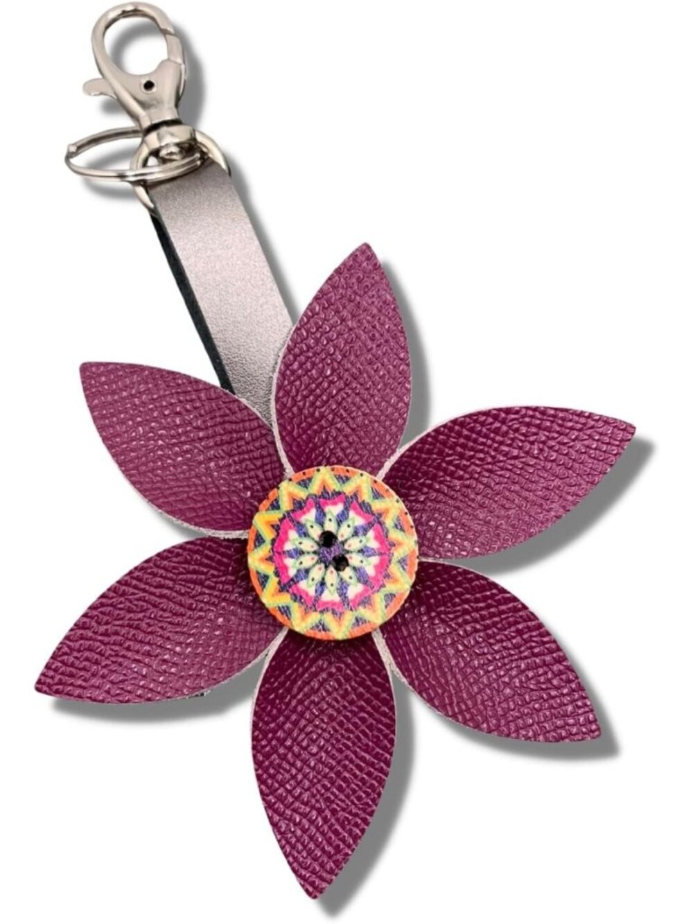 Chic Leather Flower Keychain Purse Charm | Stylish Accessory for Bags & Keys